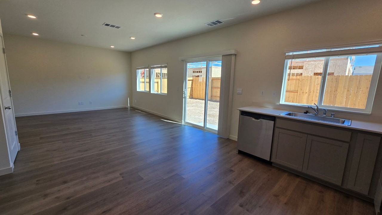 7782 Lone Prairie Rd - Photo 7 of 27