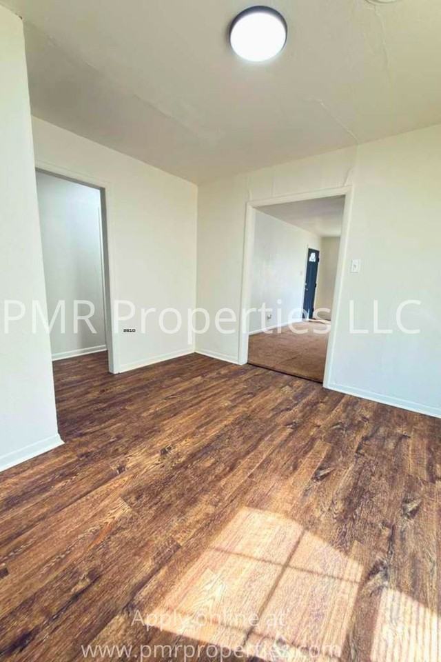 2513 Sw A Ave - Photo 5 of 9