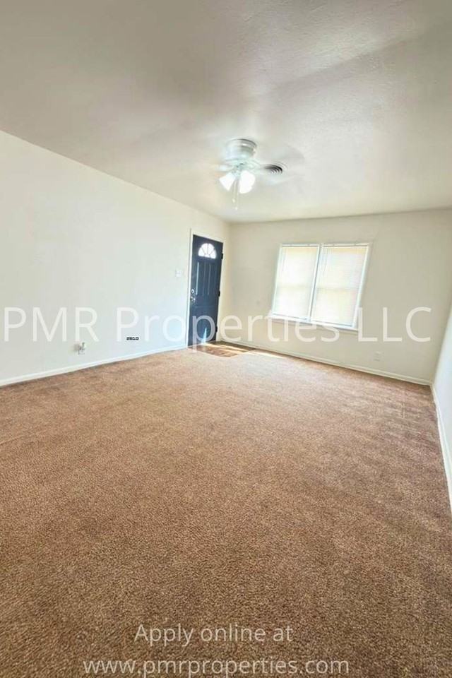 2513 Sw A Ave - Photo 6 of 9