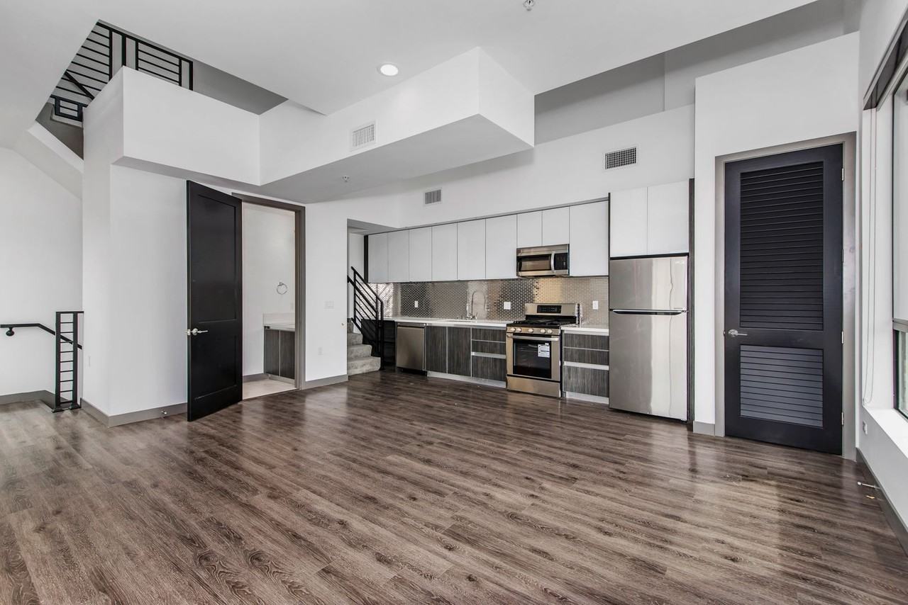 SDG 1223 Edgemont LLC - Photo 6 of 8