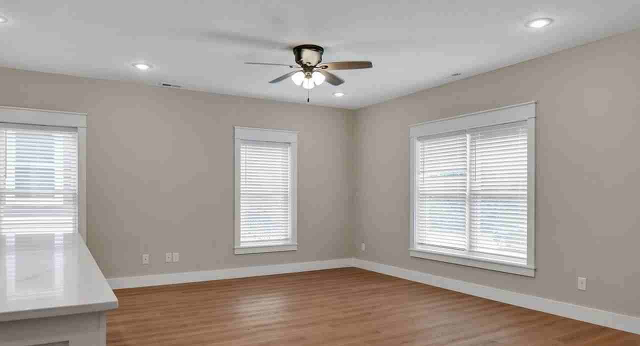 314 N Jefferson St #316 - Photo 4 of 42