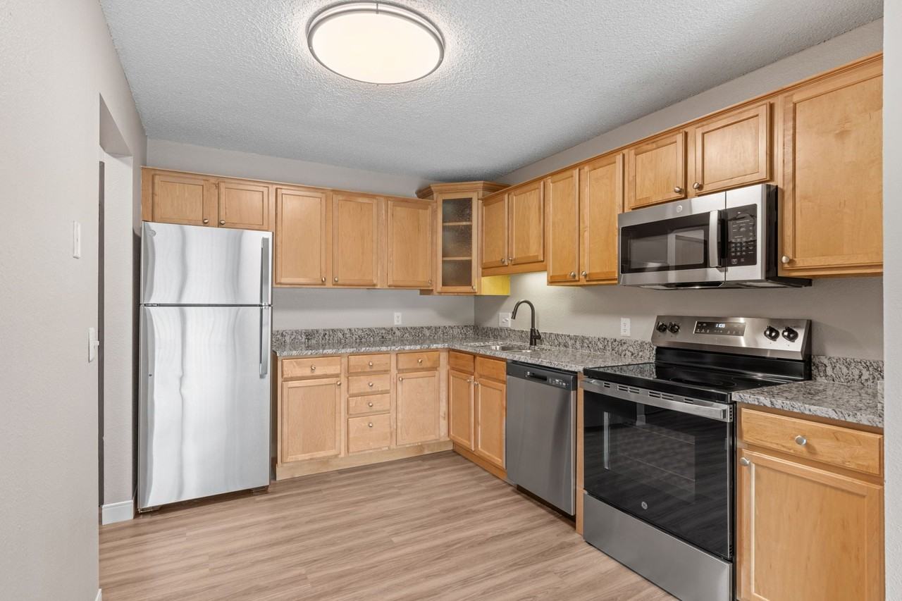 Park Pointe - Photo 2 of 26
