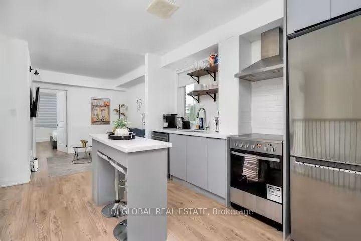 525 Ossington Avenue #Main - Photo 2 of 8