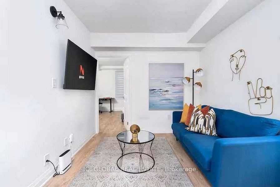 525 Ossington Avenue #Main - Photo 3 of 8