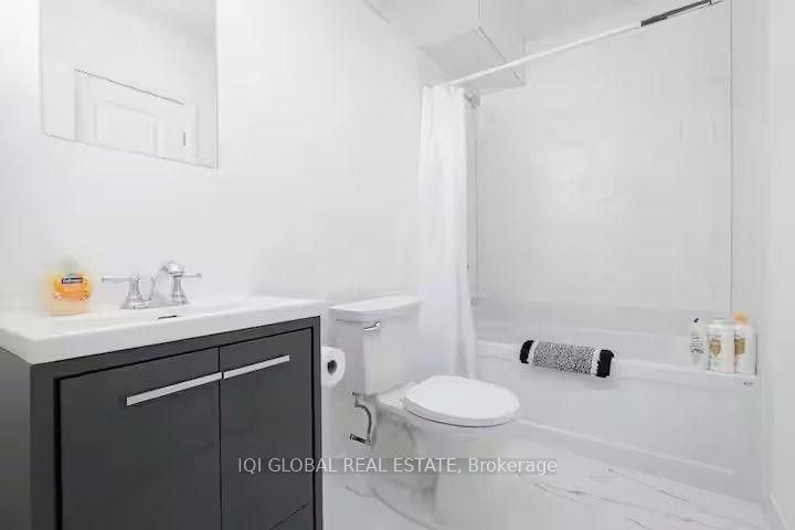 525 Ossington Avenue #Main - Photo 7 of 8