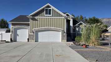 featured image of 2744 W 3375 N