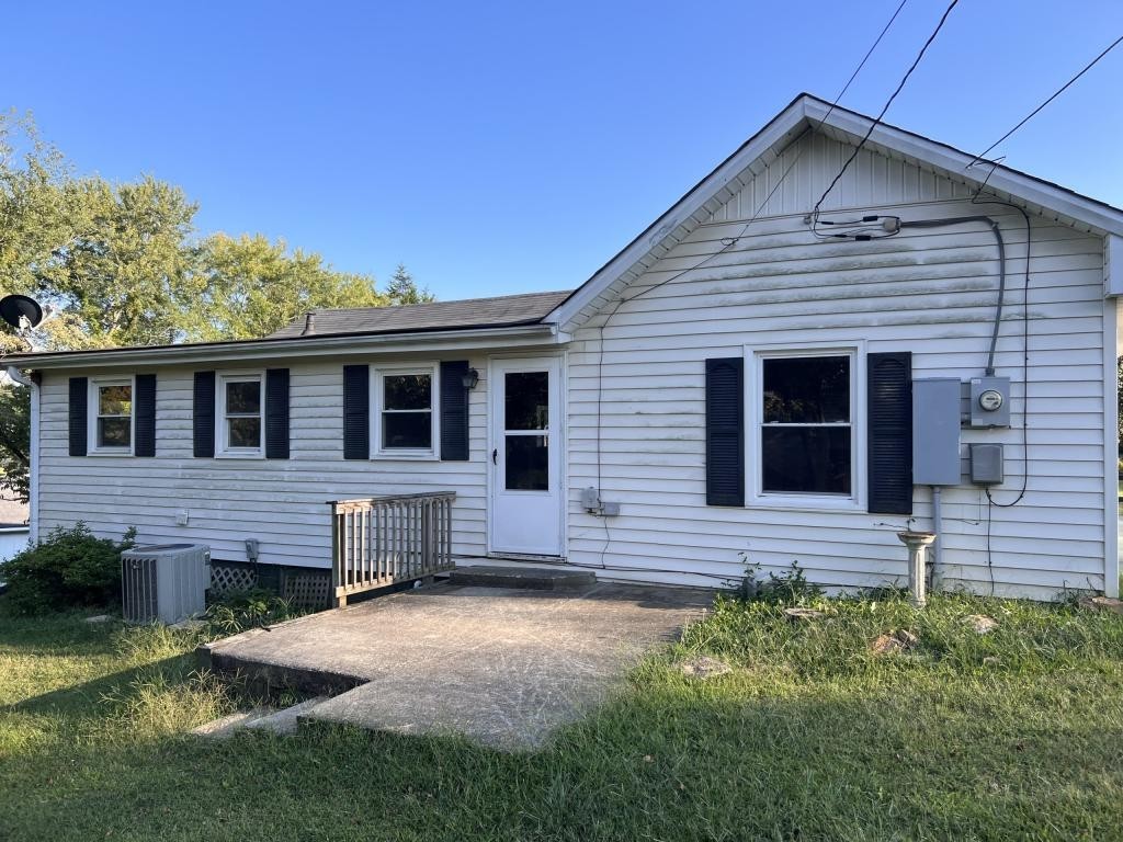 201 Pulliam St - Photo 2 of 11