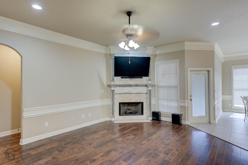 830 Entrada St - Photo 5 of 25