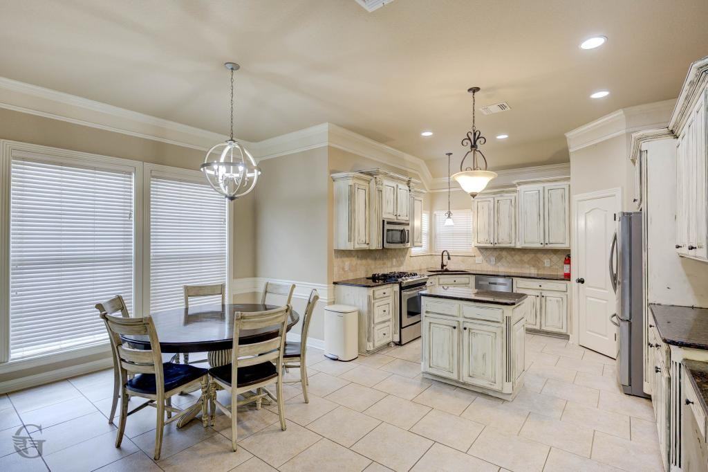 830 Entrada St - Photo 6 of 25