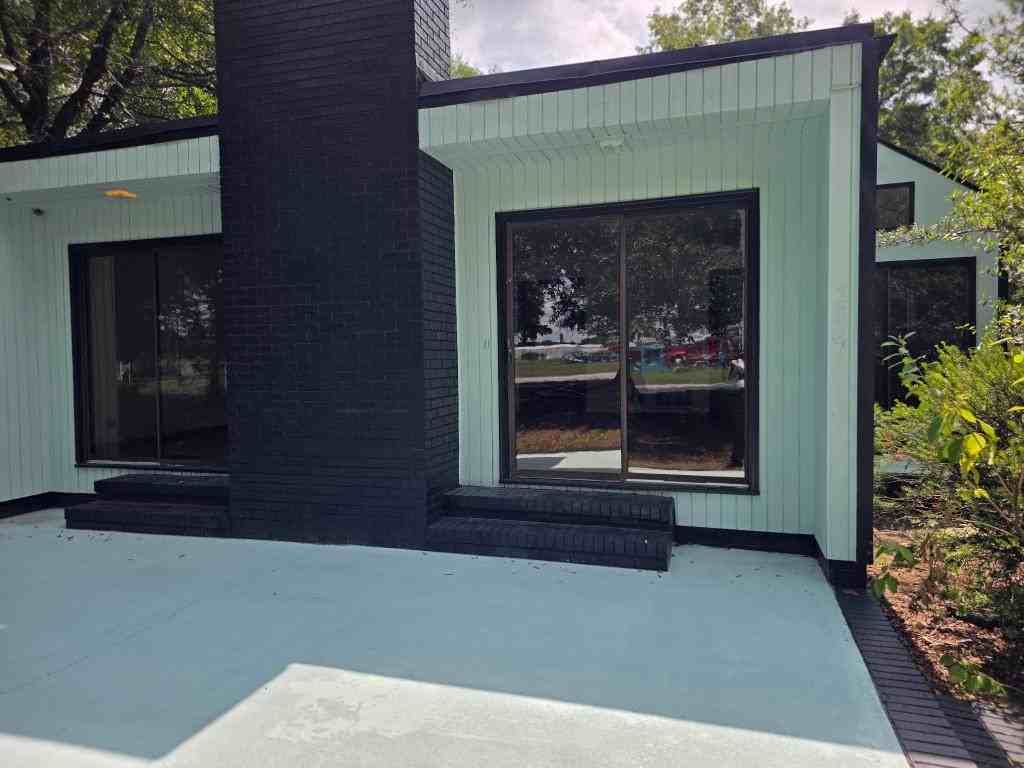 2824 W Black Creek Rd - Photo 2 of 17