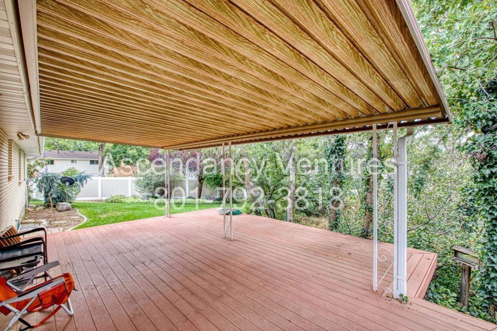 11340 S Willow Brook Cir - Photo 2 of 21