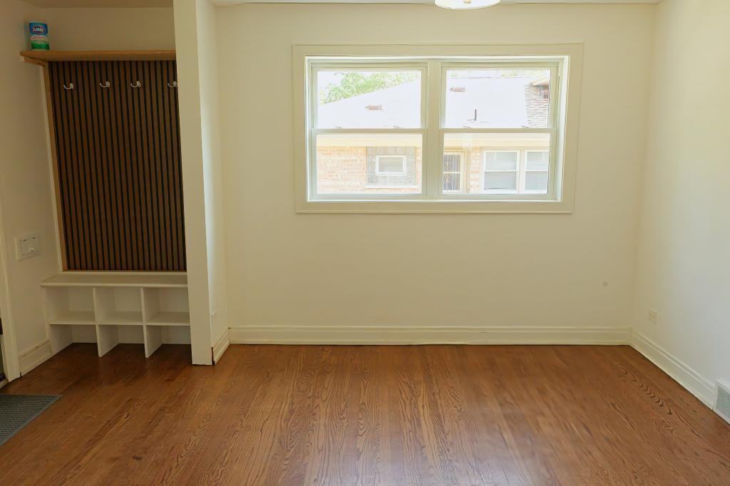 9944 Cook Ave - Photo 4 of 24