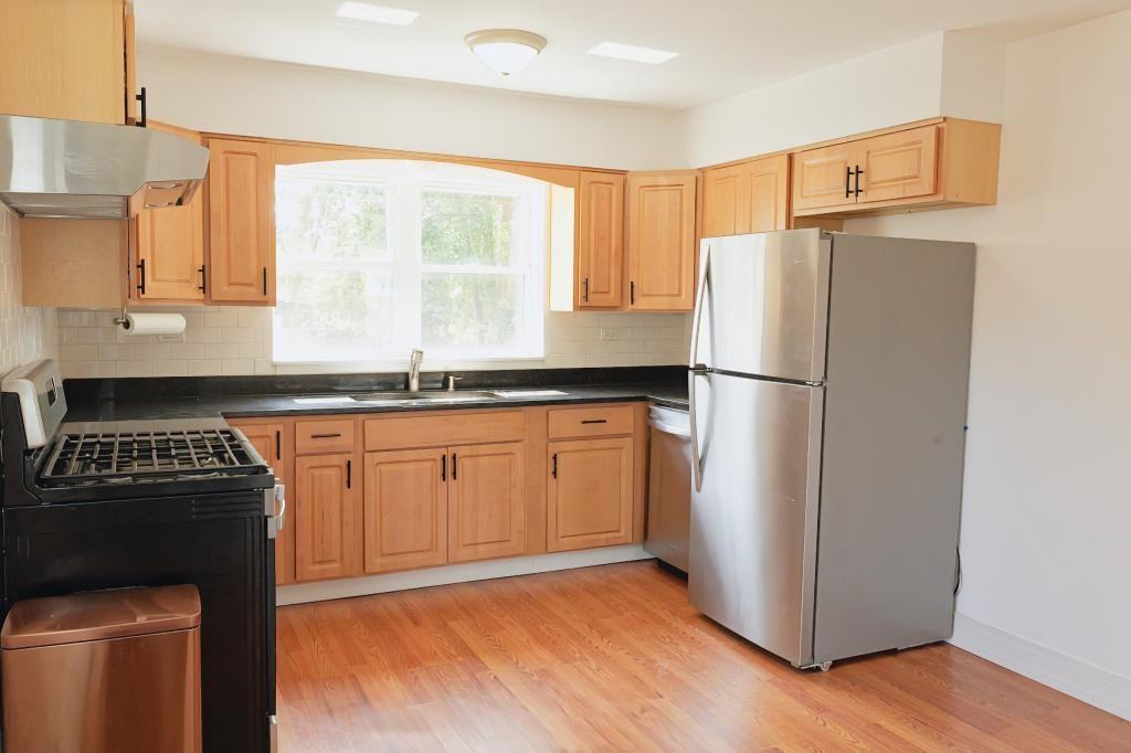 9944 Cook Ave - Photo 6 of 24