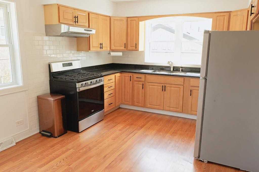 9944 Cook Ave - Photo 7 of 24