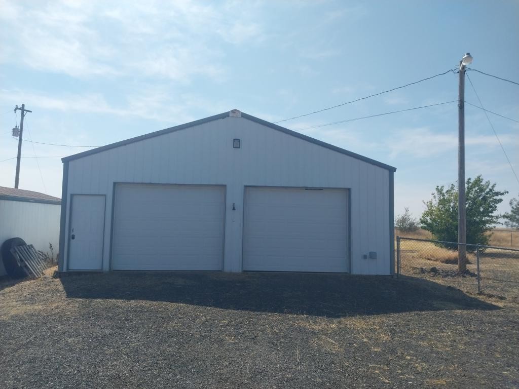 1831 E Cornwall Rd - Photo 2 of 30