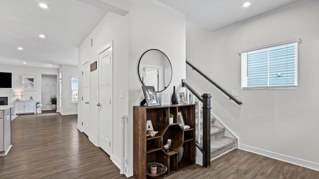 14957 Holbrooks Rd - Photo 6 of 26