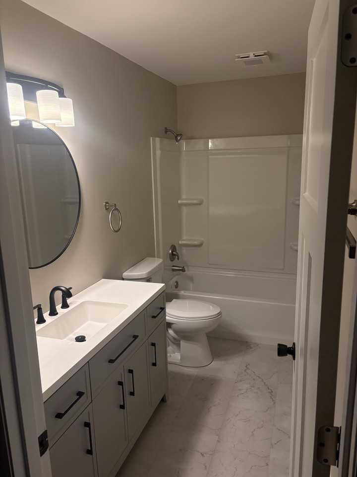 2724 34th St - Photo 2 of 5
