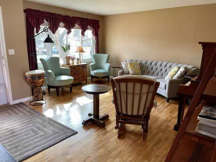 2437 Howard Ave - Photo 2 of 7
