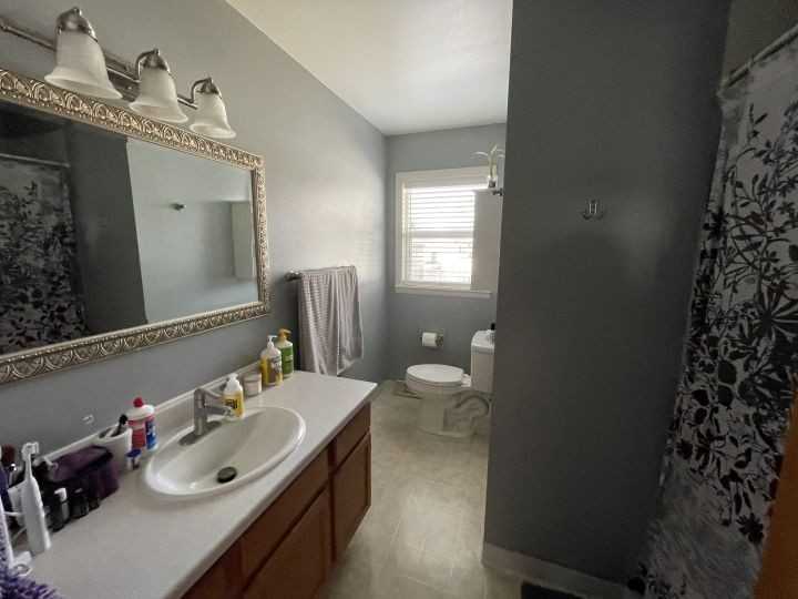 2437 Howard Ave - Photo 5 of 7