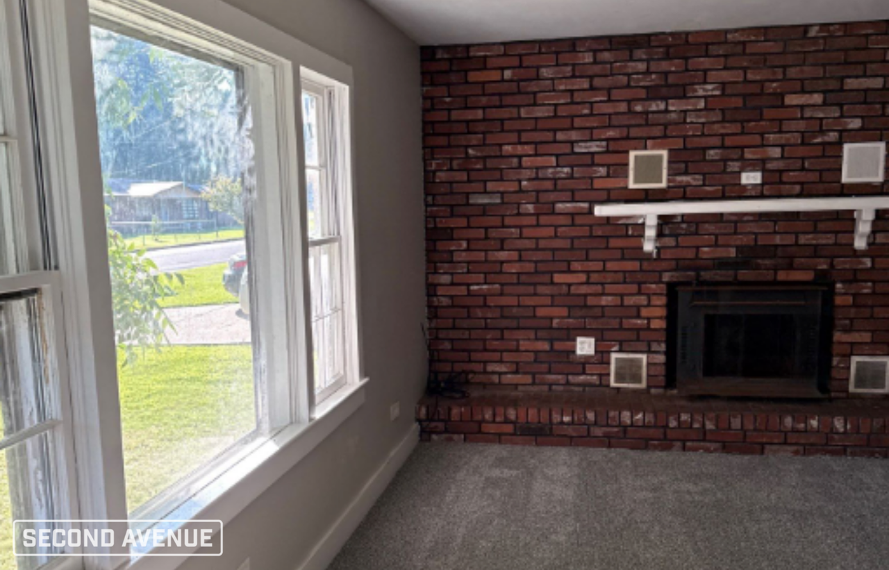 916 Brooklyn Ave - Photo 2 of 10