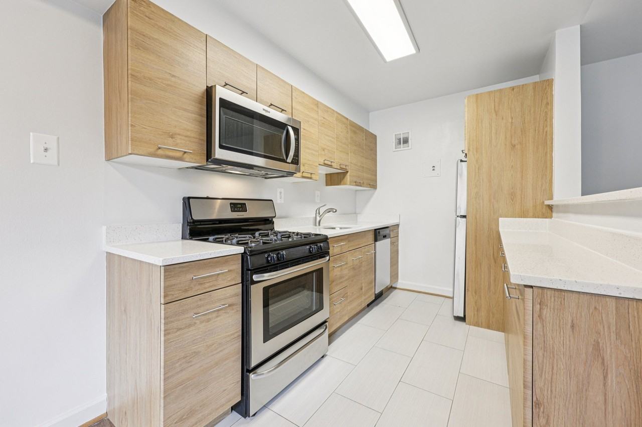 Gelmarc Towers - Photo 5 of 43