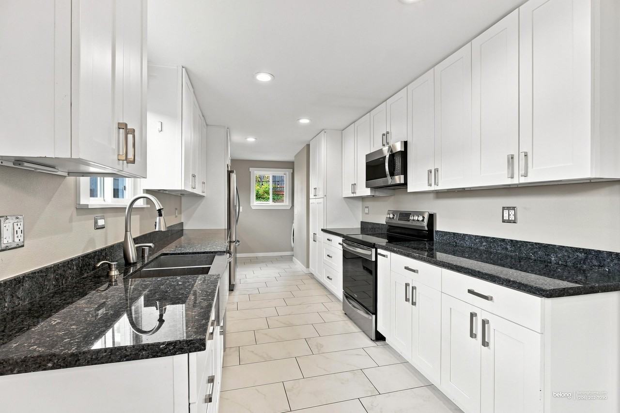 10249 19th Ave Sw - Photo 6 of 17