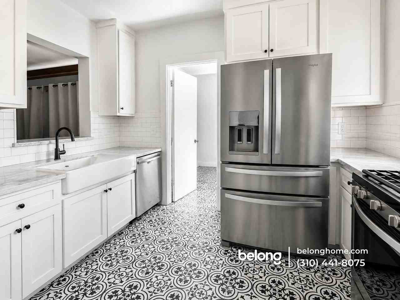 745 Rose Ave - Photo 7 of 9