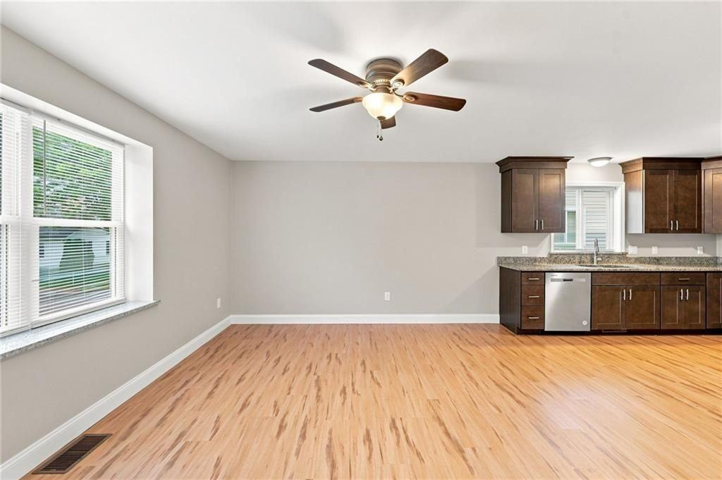 36 James St - Photo 7 of 25