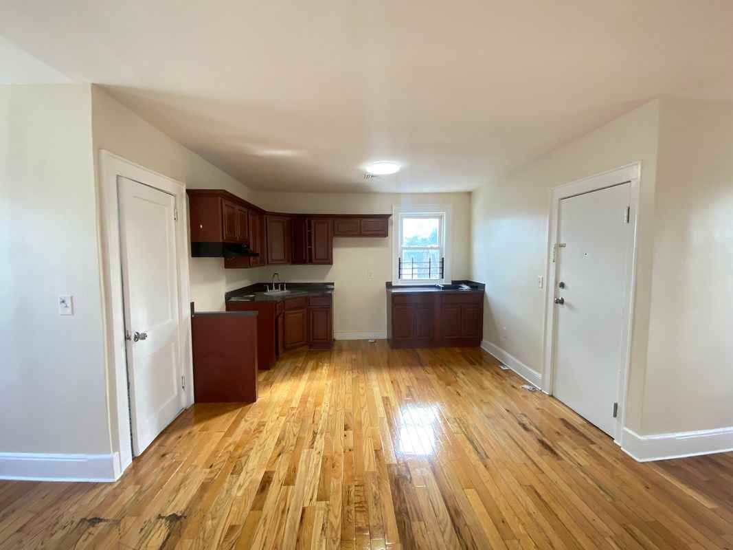 202 Weequahic Ave ##3 - Photo 2 of 9