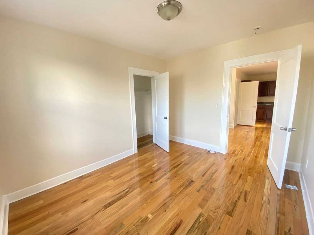 202 Weequahic Ave ##3 - Photo 4 of 9