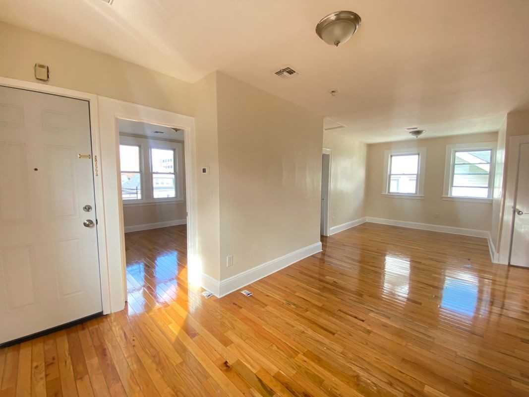 202 Weequahic Ave ##3 - Photo 6 of 9