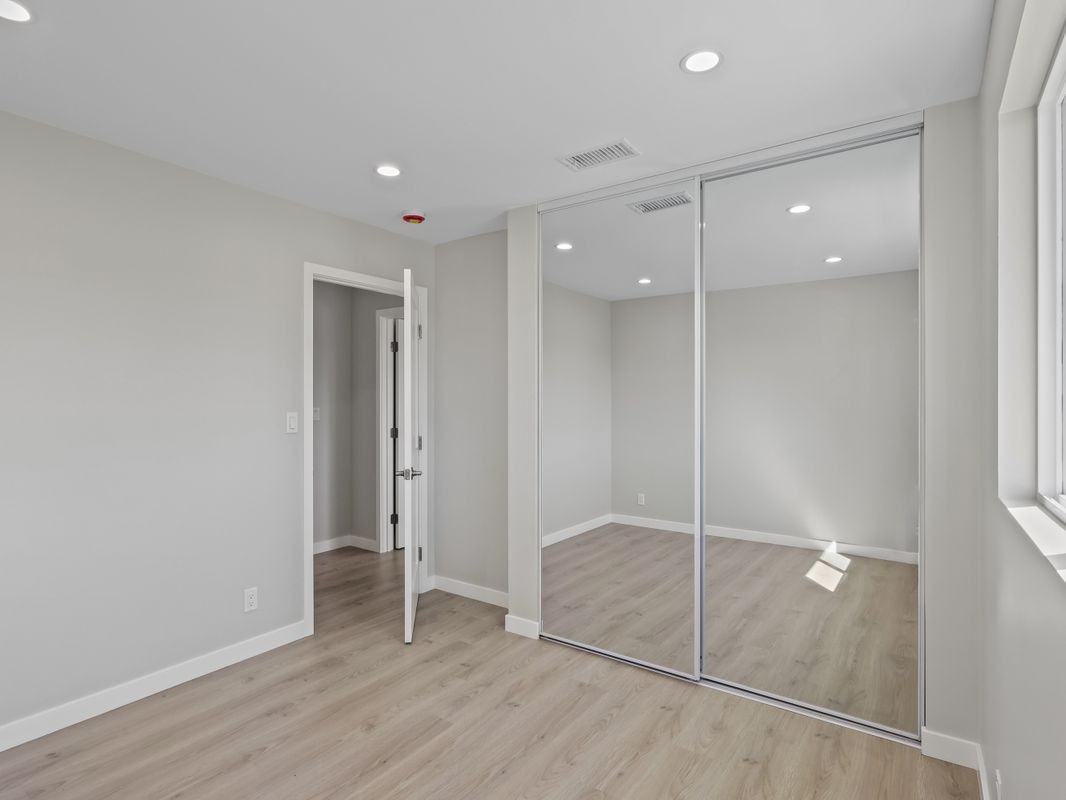 7318 Leescott Ave - Photo 5 of 11