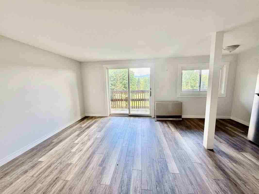 473 Maple St - Photo 2 of 15