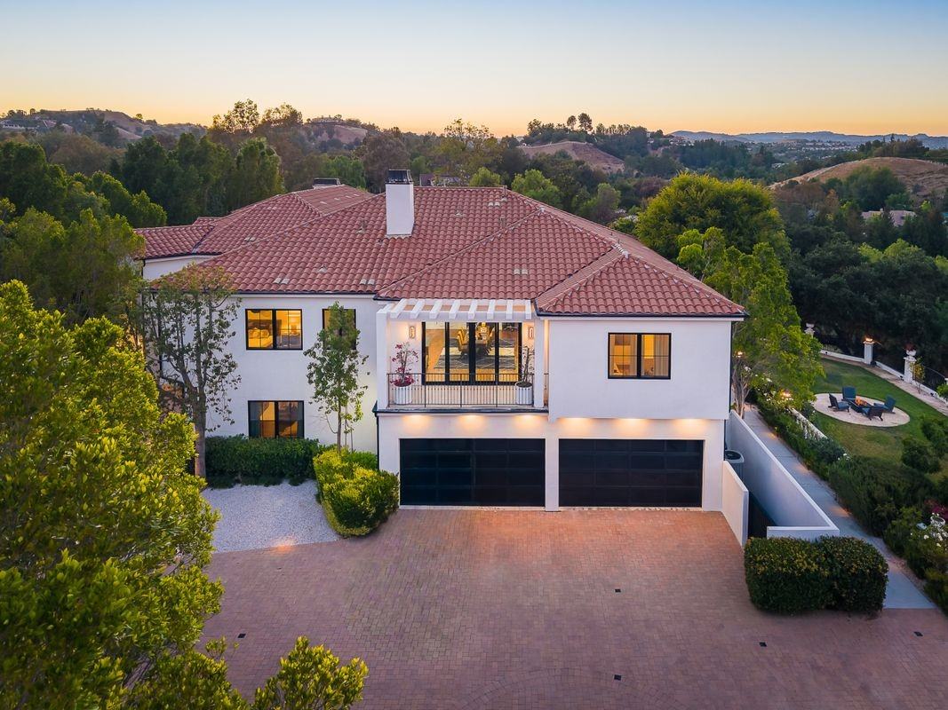 5192 Parkway Calabasas