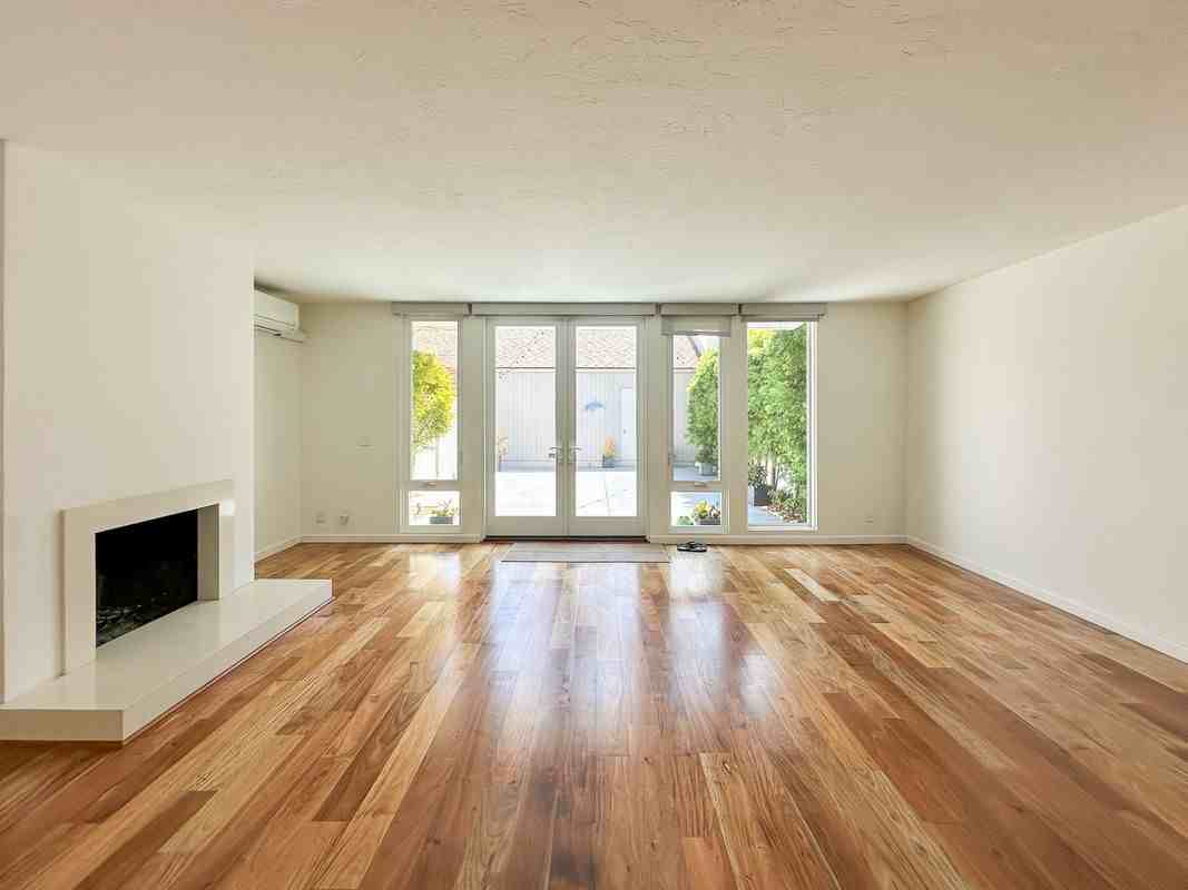 16492 Harbour Ln - Photo 2 of 29