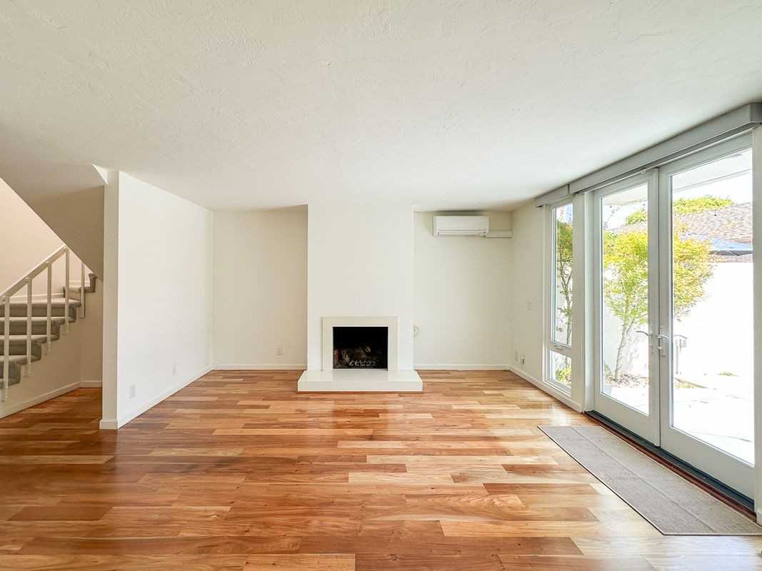 16492 Harbour Ln - Photo 3 of 29