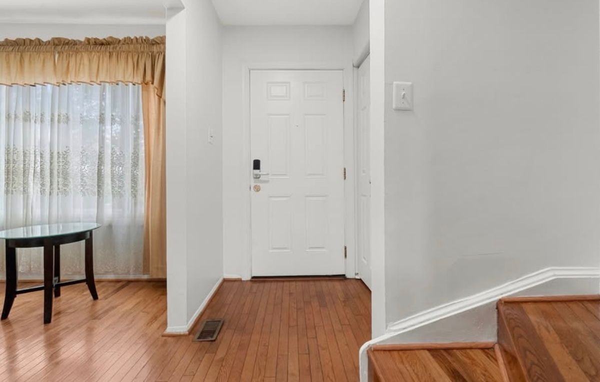 6809 Supreme Ct - Photo 4 of 22