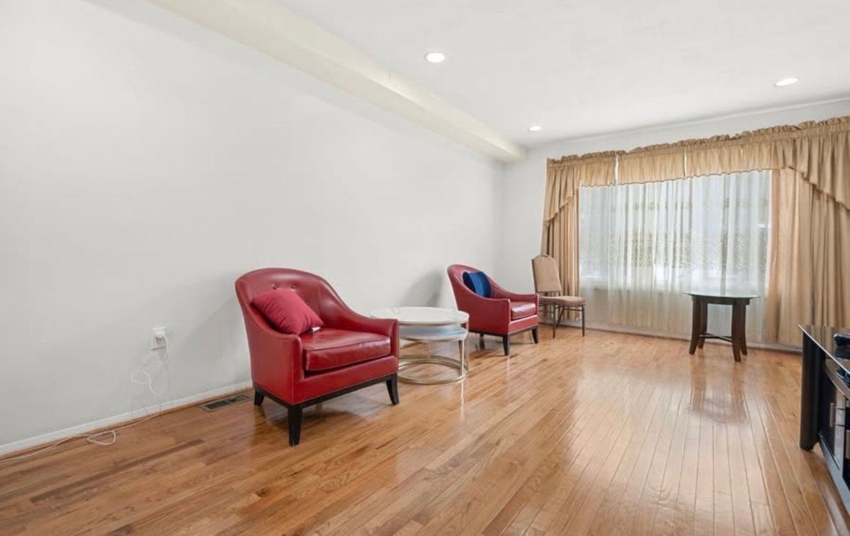 6809 Supreme Ct - Photo 5 of 22