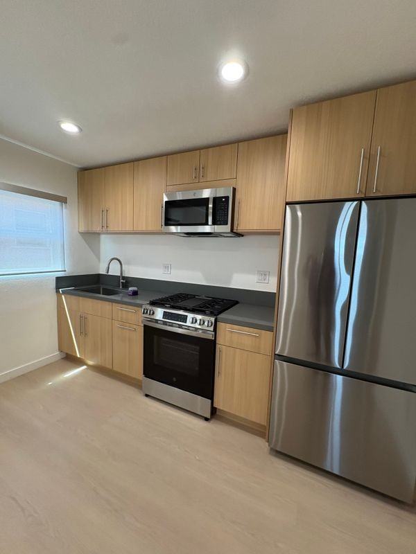 1134 S Fairfax Ave ##5 - Photo 4 of 7