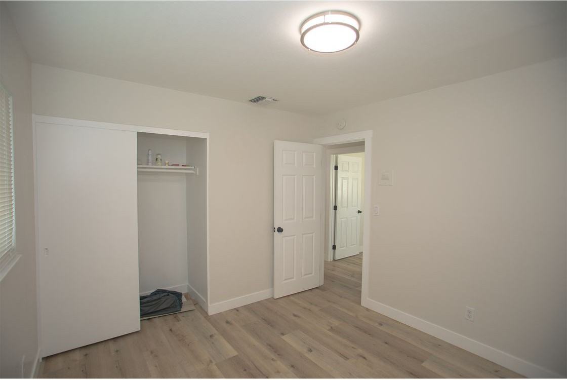 496 W 48th St - Photo 7 of 13