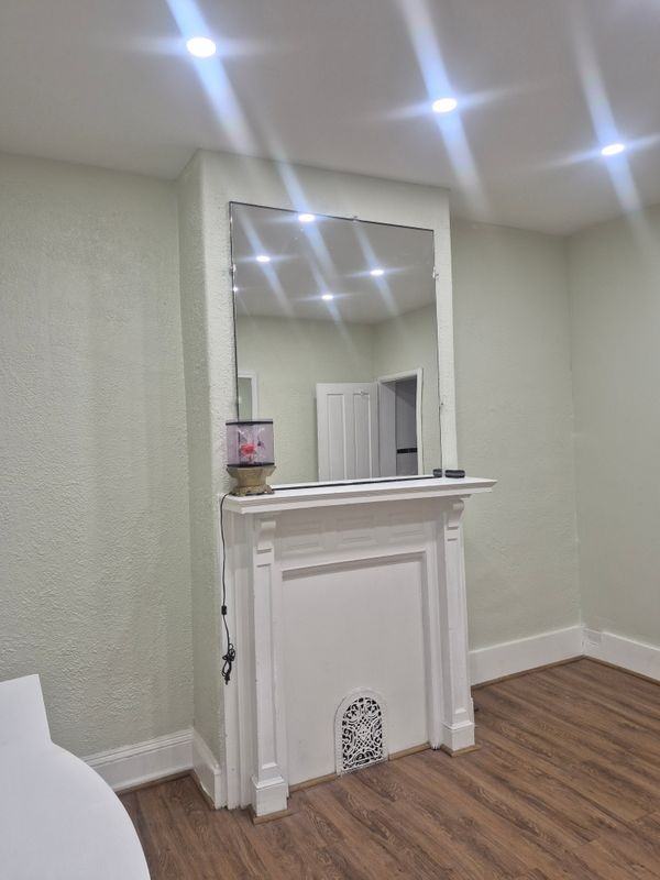 921 W Silver St - Photo 7 of 9