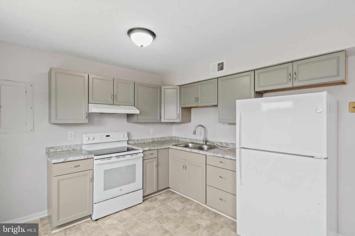 116 Pocono Pl - Photo 7 of 15