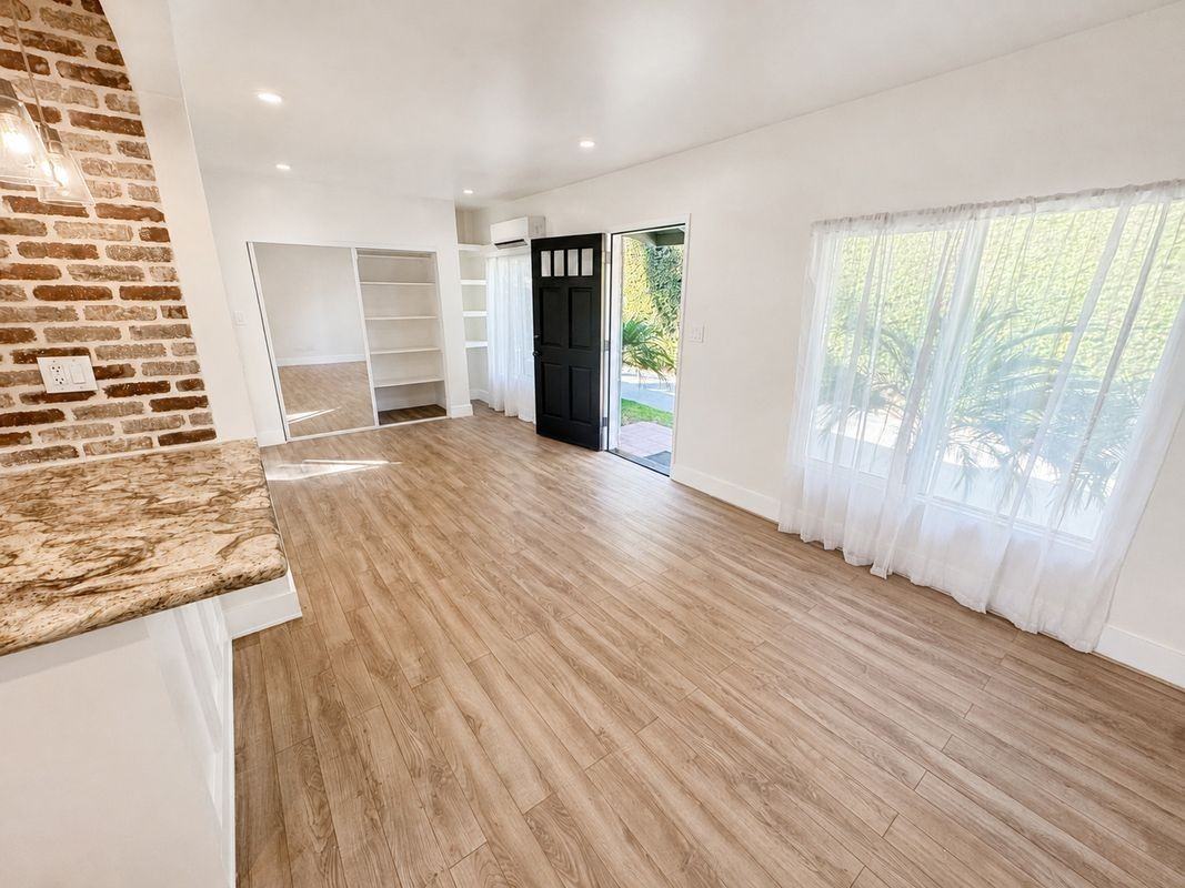 8912 Krueger St - Photo 4 of 8