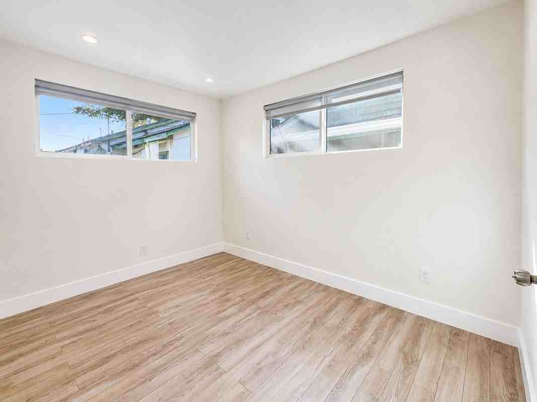 8912 Krueger St - Photo 5 of 8