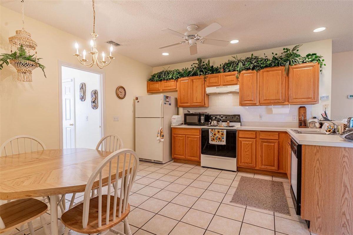 7 Tamiami Way - Photo 6 of 12