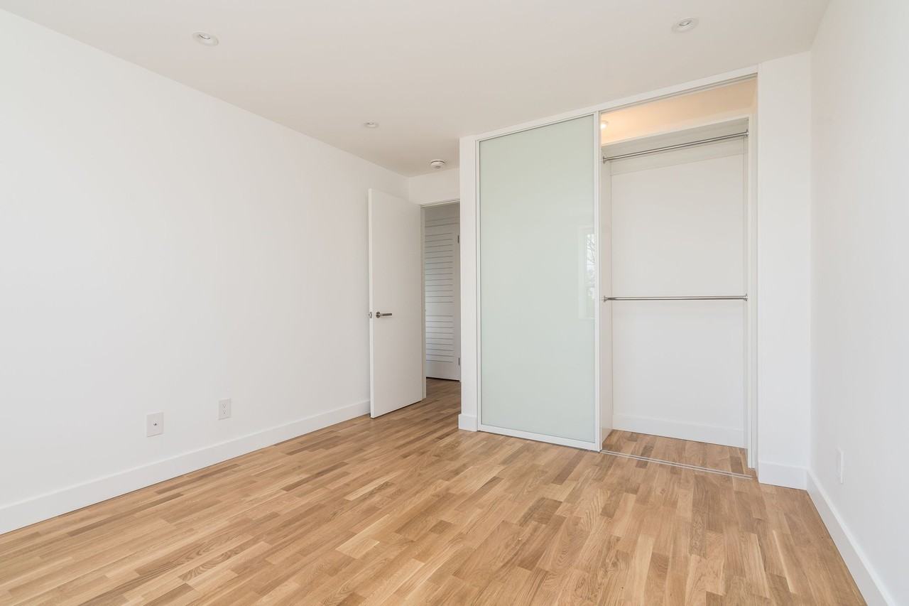 55-56 Eccleston Drive - Photo 5 of 50