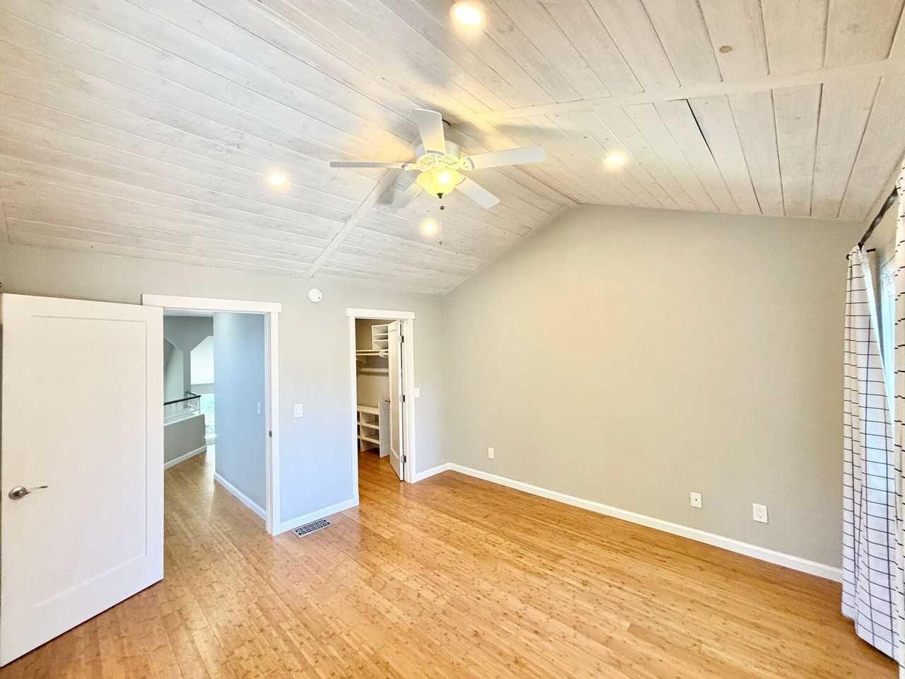 4987 Sullivan St - Photo 4 of 36
