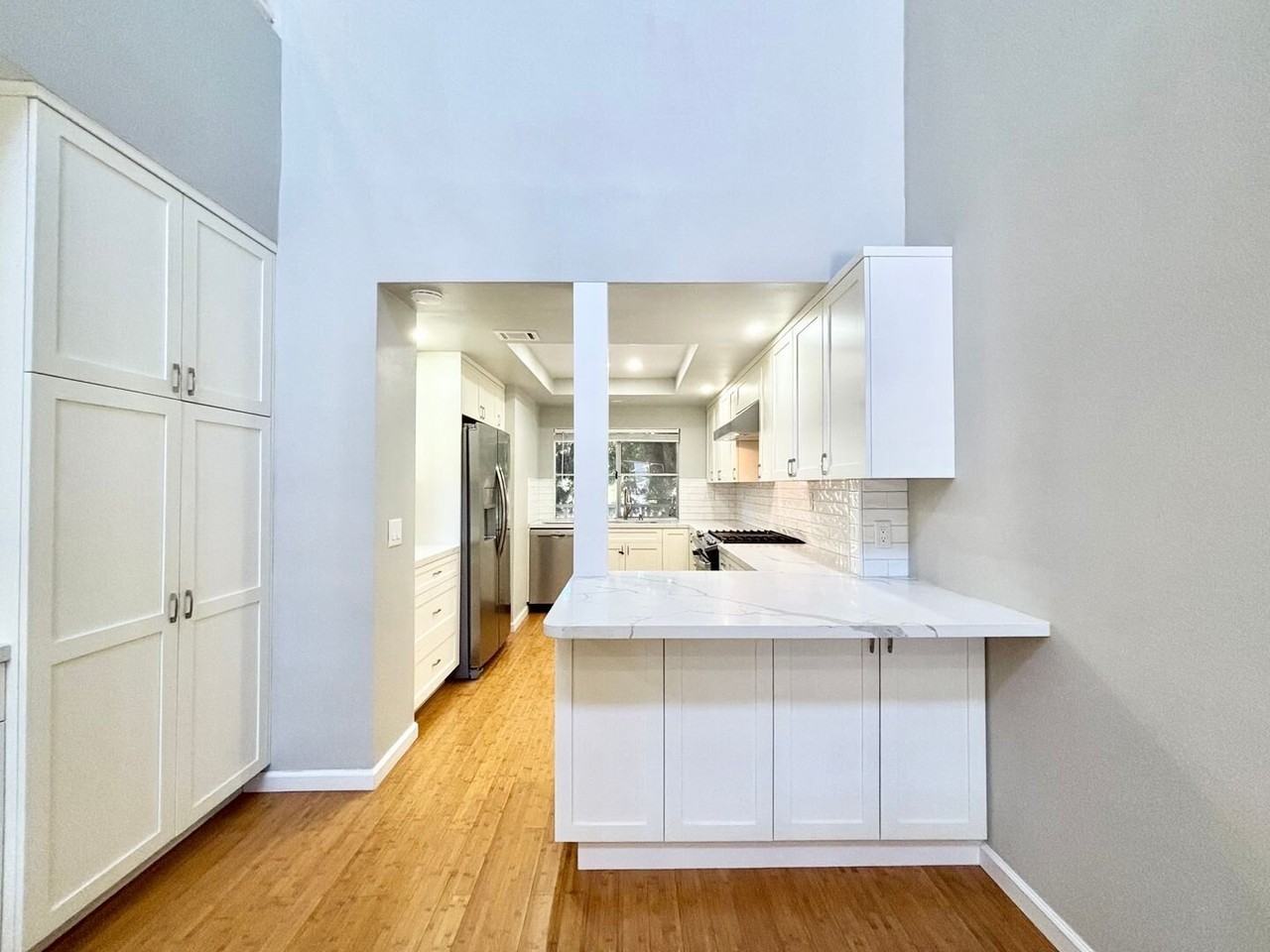 4987 Sullivan St - Photo 6 of 36