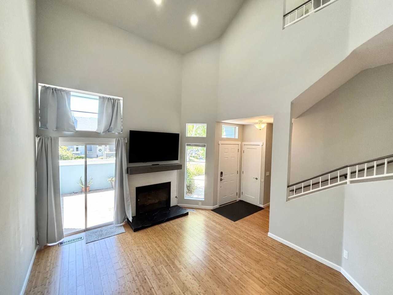 4987 Sullivan St - Photo 7 of 36