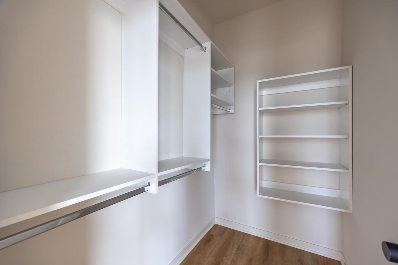 3207 N Narragansett Ave #406 - Photo 6 of 11